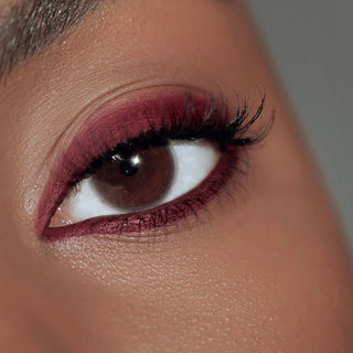 Delineador Waterproof Larga duración Satin Kajal Liner™ - Victoria Beckham beauty vista frontal con fondo blanco.