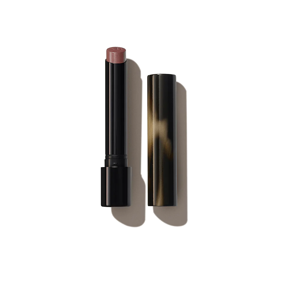 Labial Posh Lipstick™ - Victoria Beckham beauty vista frontal con fondo blanco.