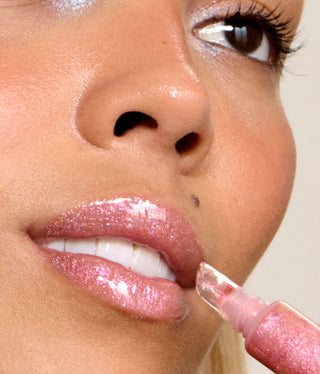 Labial Gloss voluminizador On your collar Plumping lip gloss - R.E.M. Beauty