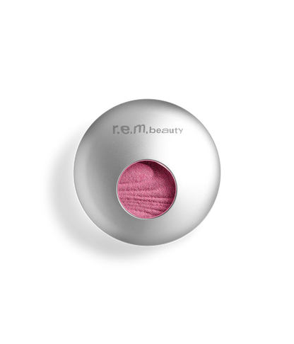 Rubor Satin matte blush - R.E.M. Beauty vista frontal con fondo blanco.