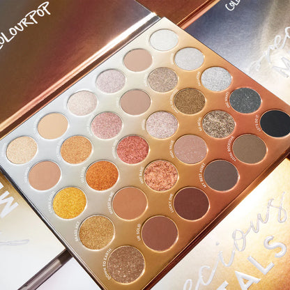 Full Set Paleta + Sombras de ojos Precious Metals - ColourPop vista frontal con fondo blanco.