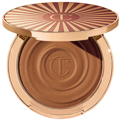 Bronzer en Crema Efecto Luminoso con Ácido Hialurónico Beautiful Skin Sun-Kissed - Charlotte Tilbury vista frontal con fondo blanco.