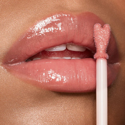 Gloss Labial con Colágeno - Charlotte Tilbury vista frontal con fondo blanco.