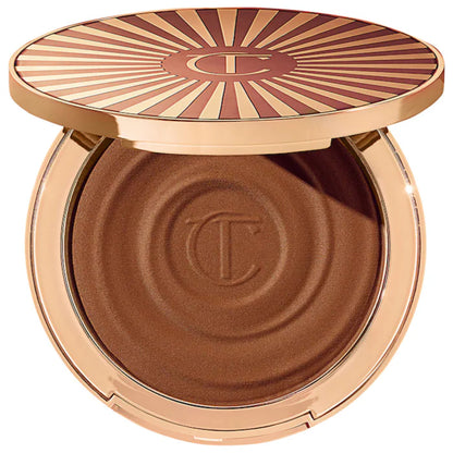 Bronzer en Crema Efecto Luminoso con Ácido Hialurónico Beautiful Skin Sun-Kissed - Charlotte Tilbury vista frontal con fondo blanco.