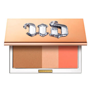 Paleta STAY NAKED THREESOME Iluminador + Bronzer + Rubor - Urban Decay vista frontal con fondo blanco.