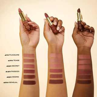 Labial Color Fetish Matte Lipstick - Milani vista frontal con fondo blanco.