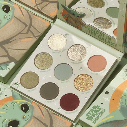 Paleta de Sombras de Ojos Ed. Limitada The child™ - ColourPop vista frontal con fondo blanco.