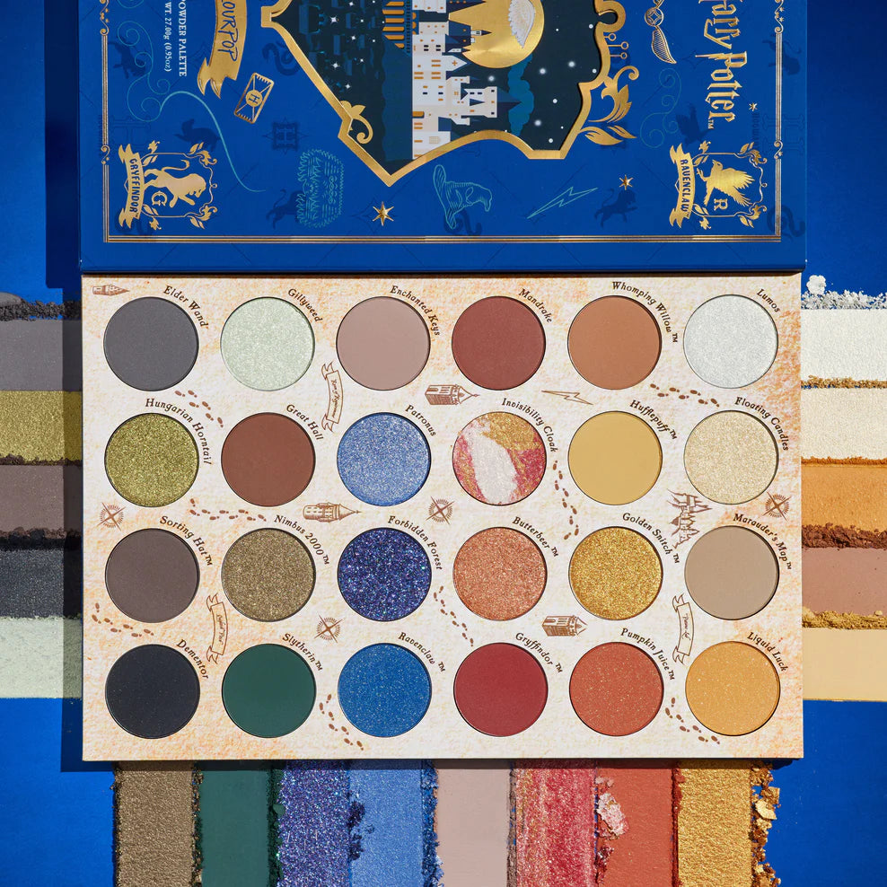 Paleta de Sombras de Ojos Ed. Limitada Back to Hogwarts™ - ColourPop vista frontal con fondo blanco.