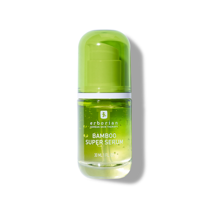 Sérum facial hidratante con ácido hialurónico Bamboo Super Serum - Erborian vista frontal con fondo blanco.