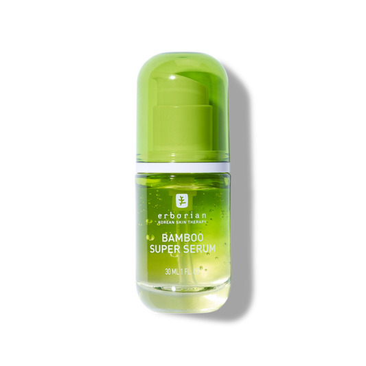 Sérum facial hidratante con ácido hialurónico Bamboo Super Serum - Erborian vista frontal con fondo blanco.