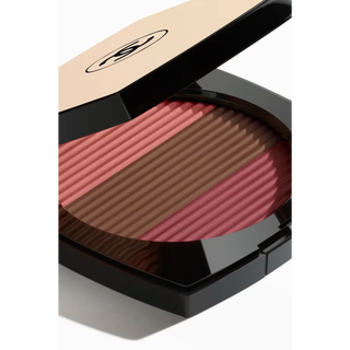 LES BEIGES Poudre Belle Mine ENSOLEILLÉE Healthy Glow Sun-Kissed Powder - CHANEL