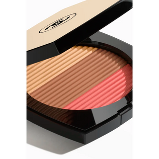 LES BEIGES Poudre Belle Mine ENSOLEILLÉE Healthy Glow Sun-Kissed Powder - CHANEL