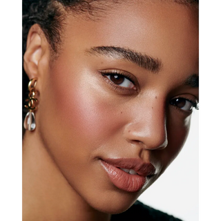 LES BEIGES Poudre Belle Mine ENSOLEILLÉE Healthy Glow Sun-Kissed Powder - CHANEL