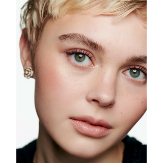 LES BEIGES Poudre Belle Mine ENSOLEILLÉE Healthy Glow Sun-Kissed Powder - CHANEL