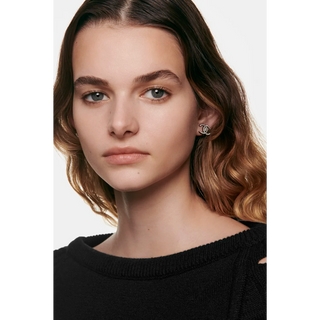 Base de Maquillaje LES BEIGES Water-Fresh Complexion Touch + Pincel aplicador - CHANEL