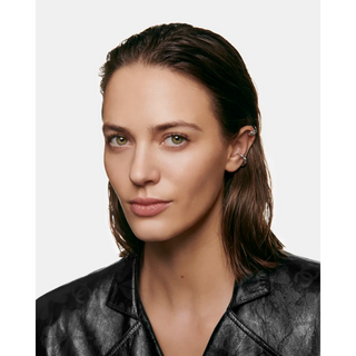 Base de Maquillaje LES BEIGES Water-Fresh Complexion Touch + Pincel aplicador - CHANEL