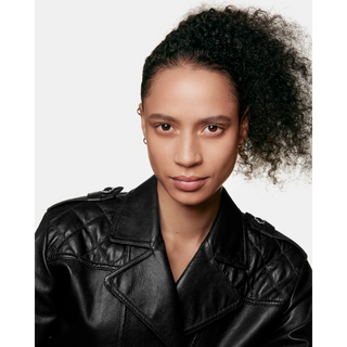 Base de Maquillaje SUBLIMAGE L'ESSENCE DE TEINT Ultimate Radiance-Generating Serum Foundation - CHANEL