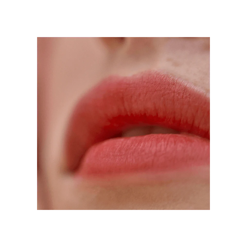 Labial Líquido Bitten Lip Tint Hydrating Lip Gelée™ - Victoria Beckham beauty vista frontal con fondo blanco.