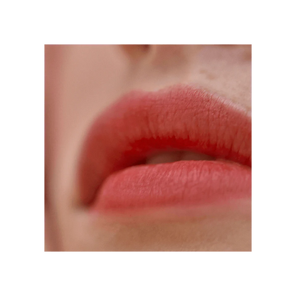 Labial Líquido Bitten Lip Tint Hydrating Lip Gelée™ - Victoria Beckham beauty vista frontal con fondo blanco.