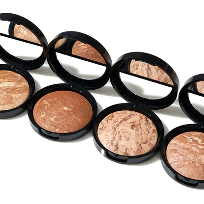 Iluminador Baked Body Frosting Face & Body Glow- Laura Geller vista frontal con fondo blanco.