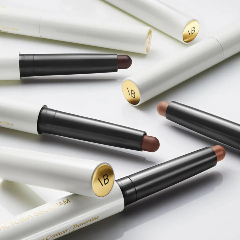 Bronzer Precision Contour Stick™ - Victoria Beckham beauty vista frontal con fondo blanco.