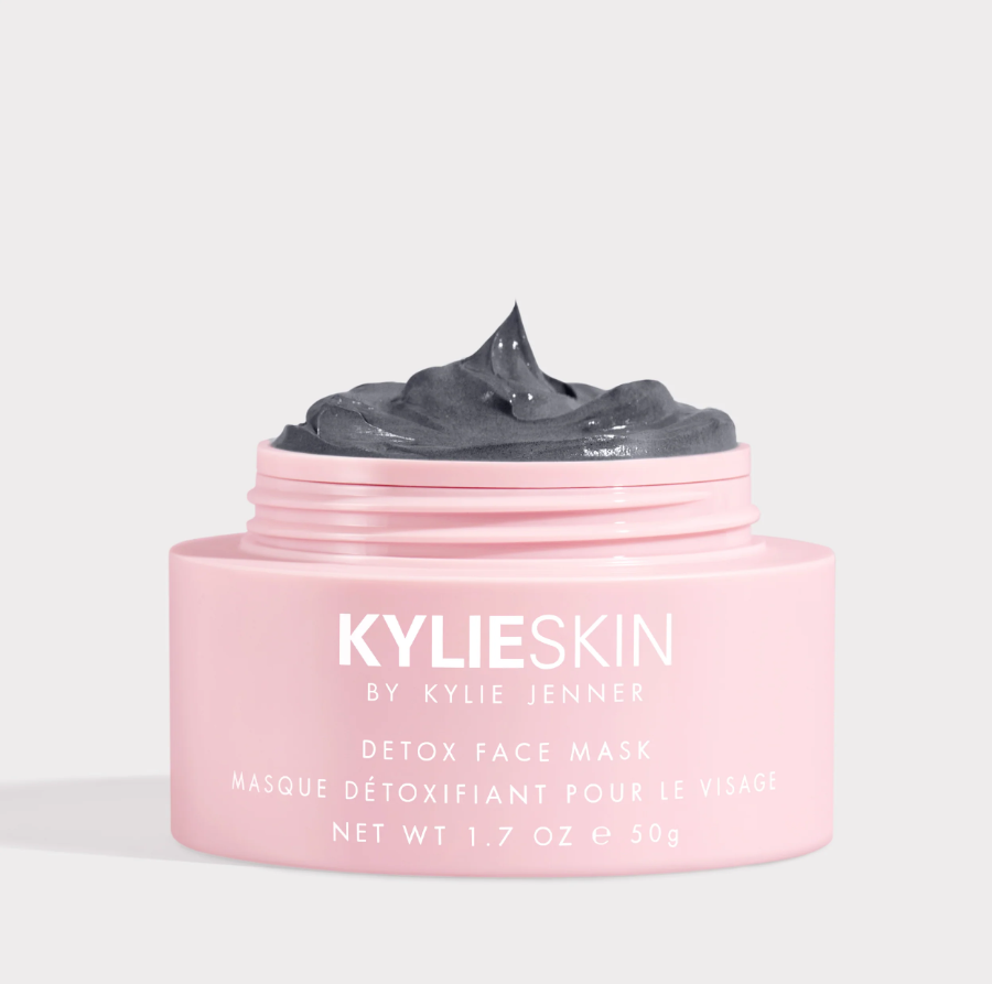 Mascarilla facial detox - Kylie Cosmetics vista frontal con fondo blanco.