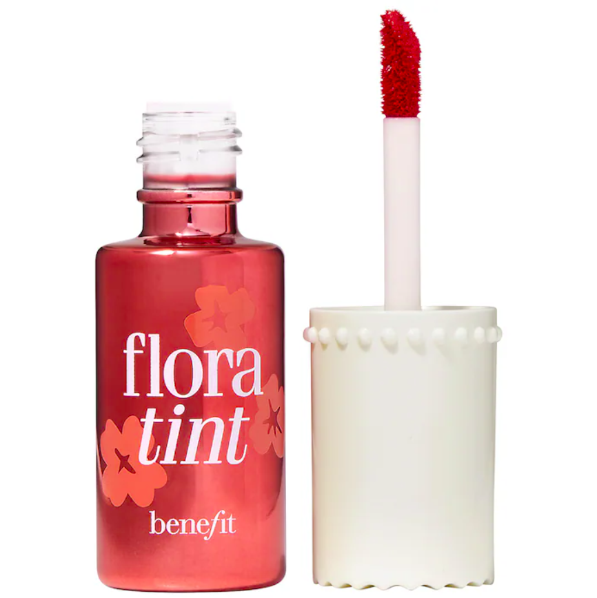 Tinte líquido para labios y mejillas - Benefit Cosmetics vista frontal con fondo blanco.