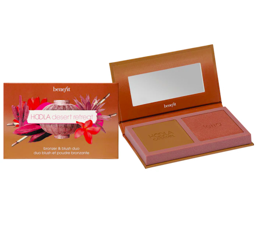 Paleta mini duo Rubor + Bronzer Hoola & WANDERful World - Benefit Cosmetics vista frontal con fondo blanco.