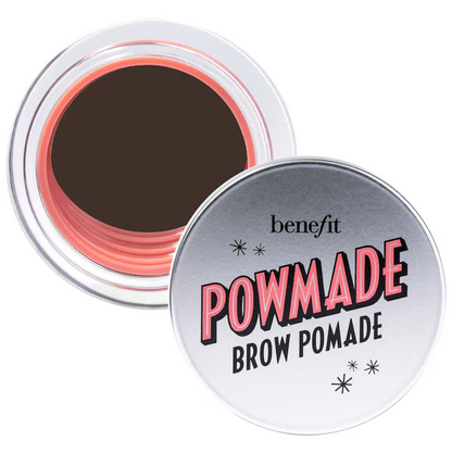 Pomada para cejas resistente al agua POWmade - Benefit Cosmetics vista frontal con fondo blanco.