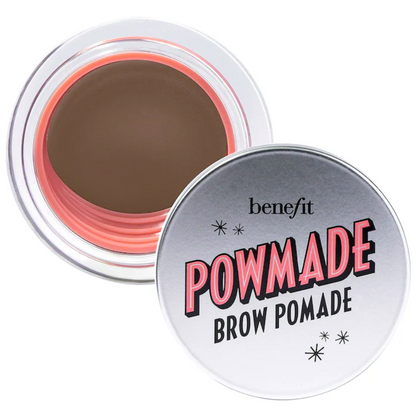 Pomada para cejas resistente al agua POWmade - Benefit Cosmetics vista frontal con fondo blanco.