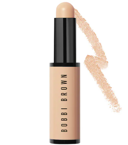 Corrector en barra - Bobbi Brown vista frontal con fondo blanco.