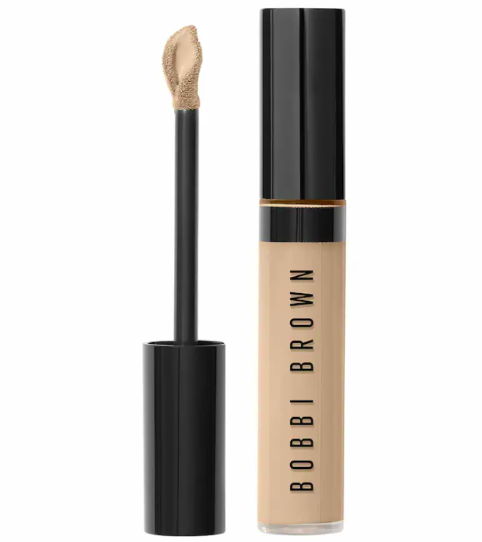 Corrector de cobertura máxima - Bobbi Brown vista frontal con fondo blanco.