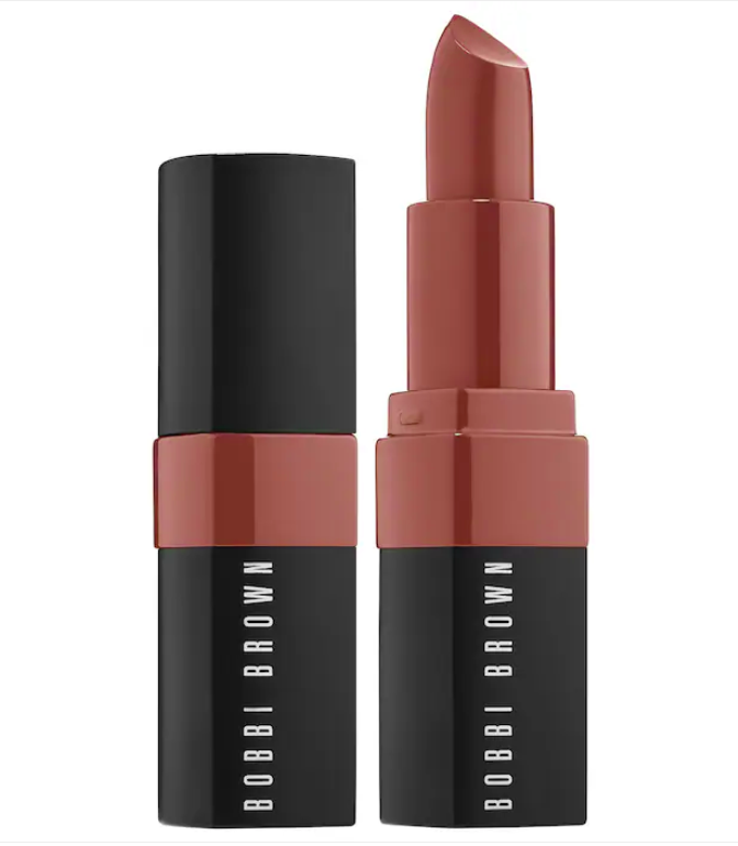 Labial Crushed Lip - Bobbi Brown vista frontal con fondo blanco.