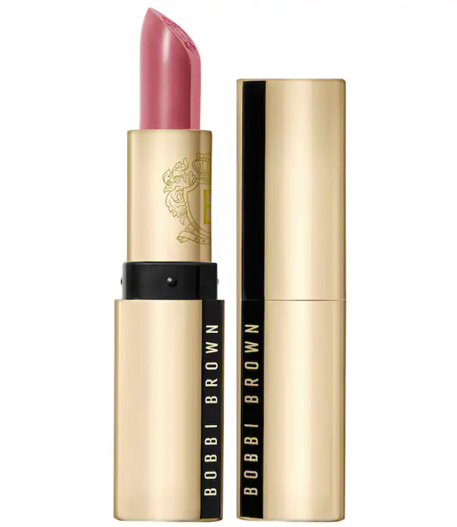 Labial edición Lujo - Bobbi Brown vista frontal con fondo blanco.