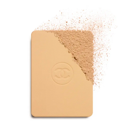 Base de Maquillaje en Polvo compacto de Larga Duración Efecto Radiante ULTRA LE TEINT - CHANEL vista frontal con fondo blanco.