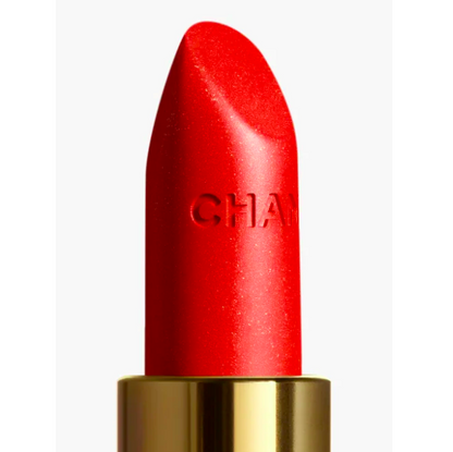 Labial Matte ROUGE ALLURE VELVET - CHANEL vista frontal con fondo blanco.