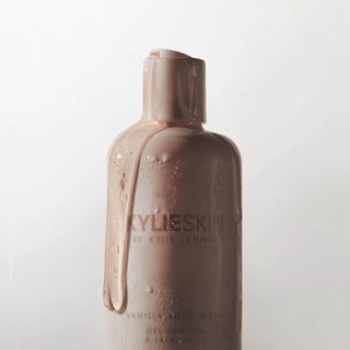 Vanilla body wash™ Gel de baño - Kylie Cosmetics vista frontal con fondo blanco.