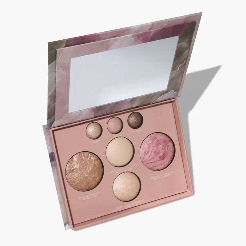 Paleta Baked Face Palette - Laura Geller vista frontal con fondo blanco.