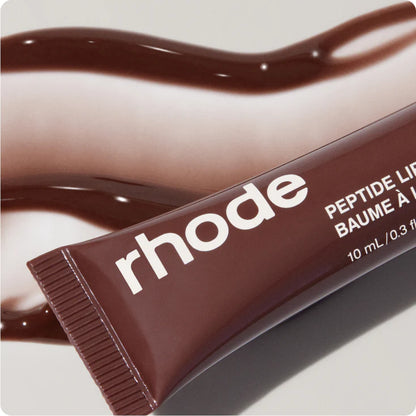 Tinte labial Peptide lip tint THE TINTED LIP LAYER - Rhode Skin vista frontal con fondo blanco.