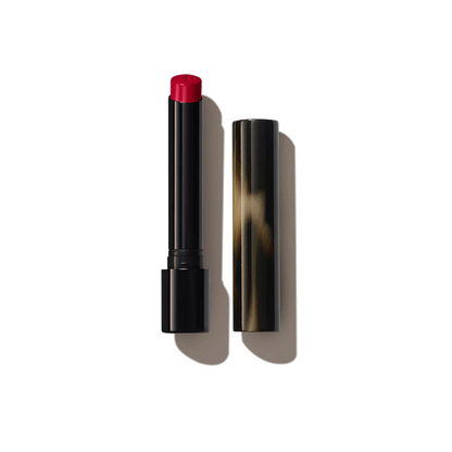 Labial Posh Lipstick™ - Victoria Beckham beauty vista frontal con fondo blanco.