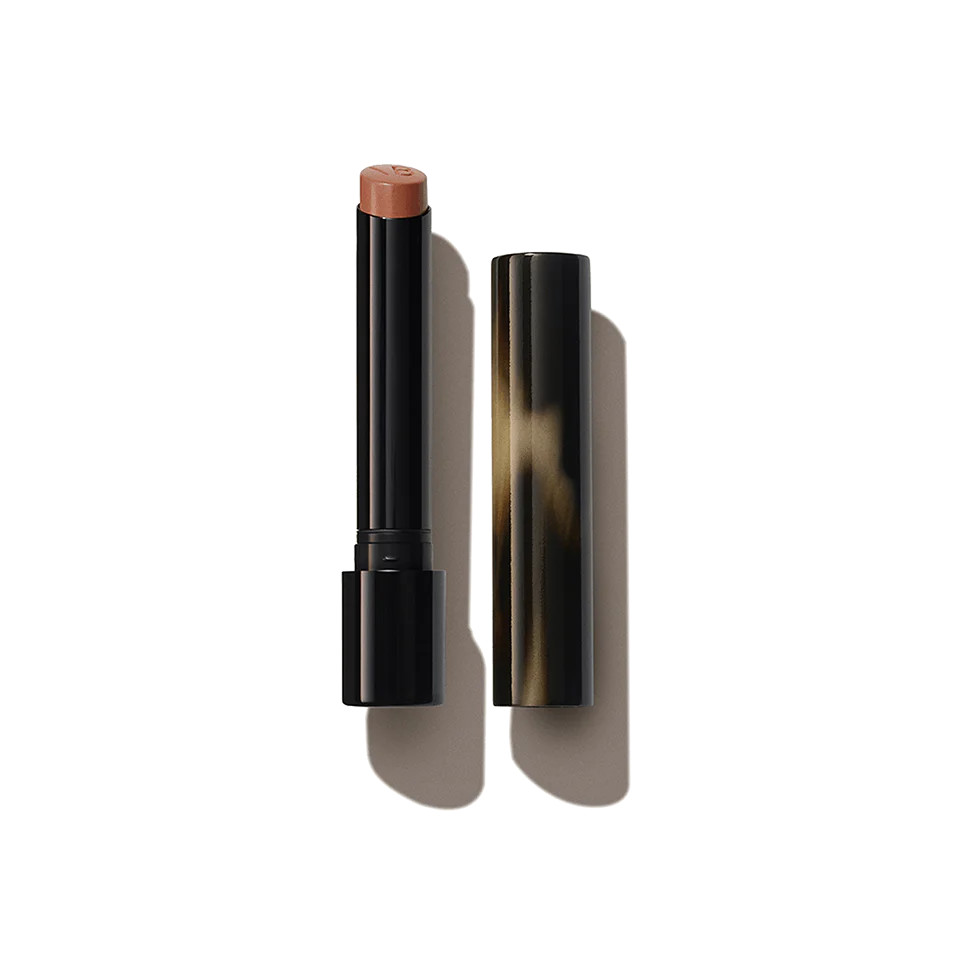 Labial Posh Lipstick™ - Victoria Beckham beauty vista frontal con fondo blanco.