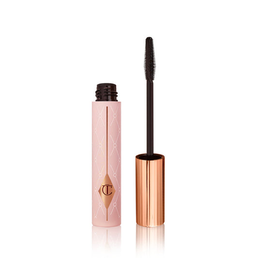 Máscara de Pestañas Pillow Talk Push Up Lashes - Charlotte Tilbury vista frontal con fondo blanco.