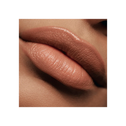 Labial Posh Lipstick™ - Victoria Beckham beauty vista frontal con fondo blanco.