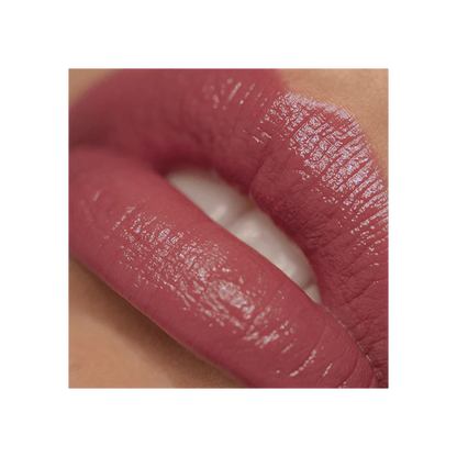 Labial Posh Lipstick™ - Victoria Beckham beauty vista frontal con fondo blanco.