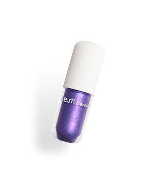 Sombra de Ojos Lustrous liquid eyeshadow - R.E.M. Beauty vista frontal con fondo blanco.