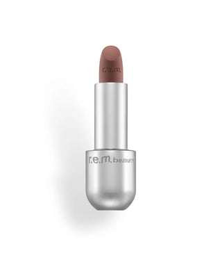 Labial Matte Lipstick - R.E.M. Beauty vista frontal con fondo blanco.