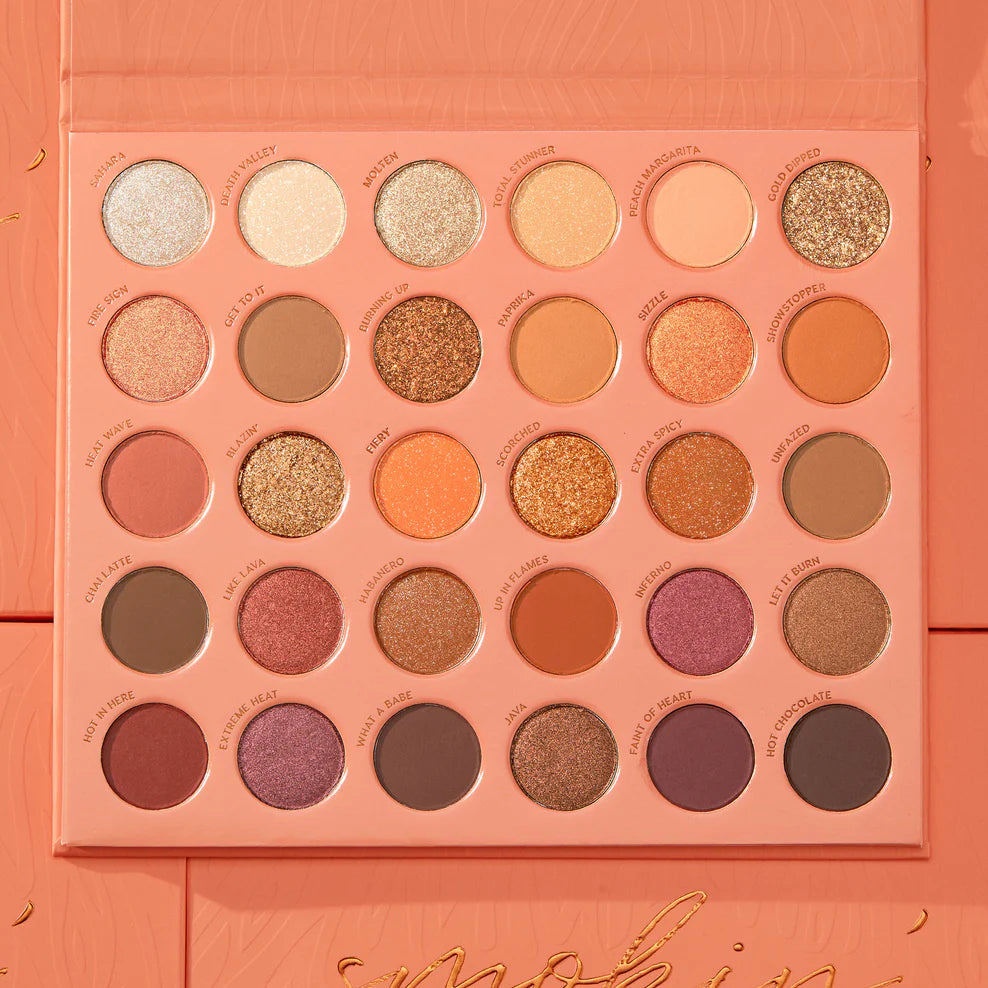 Paleta de Sombras de Ojos Smokin' hot - ColourPop vista frontal con fondo blanco.