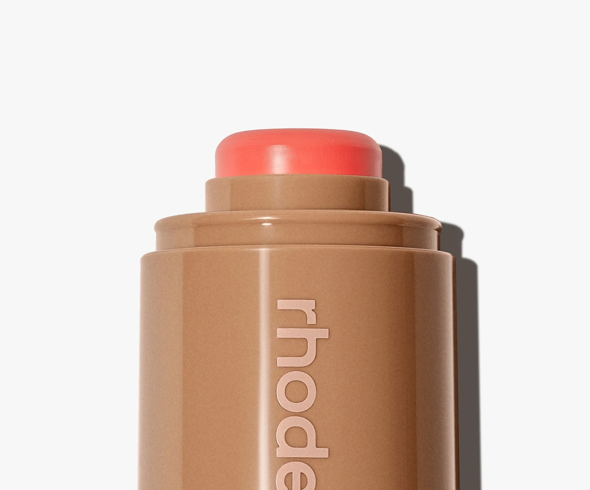 Rubor Pocket blush Ed. Limitada - Rhode vista frontal con fondo blanco.