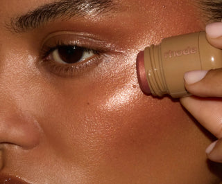 Rubor Pocket Pearl: The mini shimmery flush - Rhode x Alexandra Leclerc