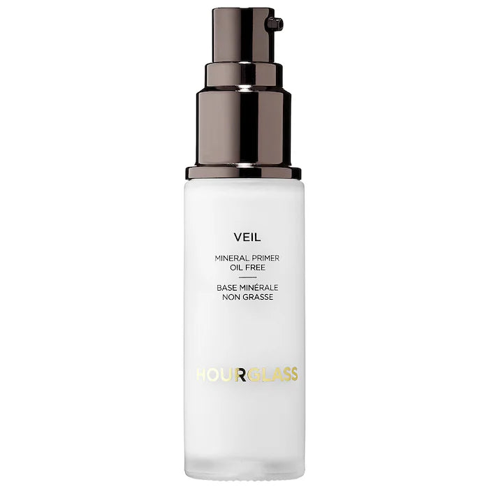 Veil Mineral Primer - Hourglass vista frontal con fondo blanco.